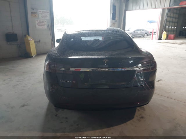 46295614 :رقم المزاد ، 5YJSA1E28JF297043 vin ، 2018 Tesla Model S 100d/75d/p100d مزاد بيع