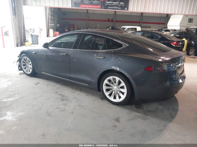 46295614 :رقم المزاد ، 5YJSA1E28JF297043 vin ، 2018 Tesla Model S 100d/75d/p100d مزاد بيع