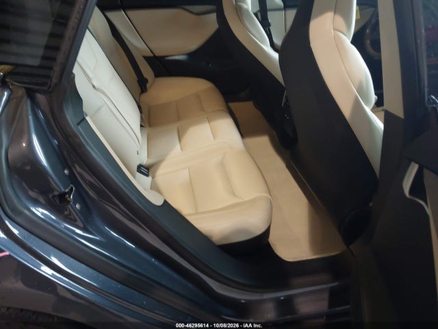 46295614 :رقم المزاد ، 5YJSA1E28JF297043 vin ، 2018 Tesla Model S 100d/75d/p100d مزاد بيع