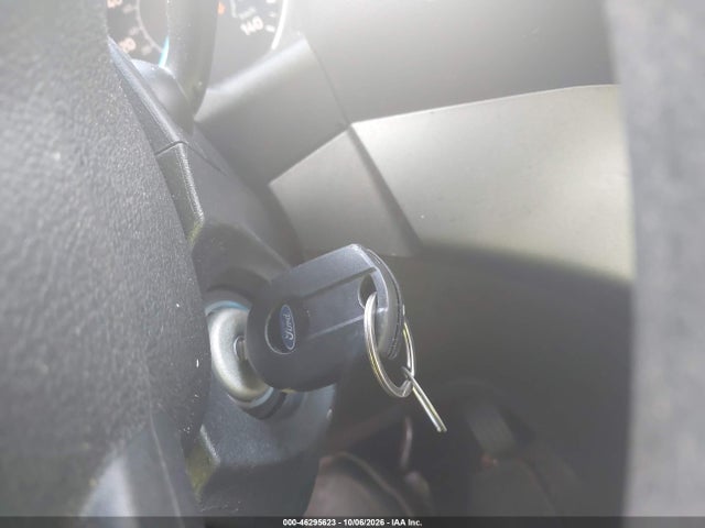 Продажа на аукционе авто 2017 Ford Escape Se, vin: 1FMCU9GD7HUE65566, номер лота: 46295623