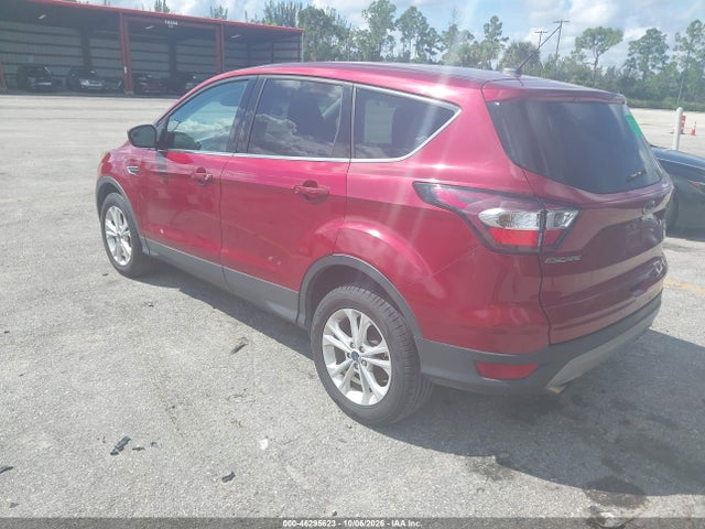 Продажа на аукционе авто 2017 Ford Escape Se, vin: 1FMCU9GD7HUE65566, номер лота: 46295623