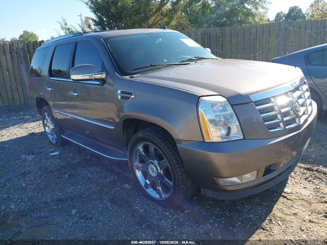 2011 Cadillac Escalade Standard მანქანა იყიდება აუქციონზე, vin: 1GYS3AEF2BR396539, აუქციონის ნომერი: 46295857