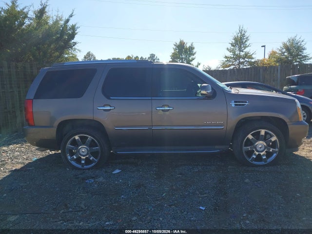 Продажа на аукционе авто 2011 Cadillac Escalade Standard, vin: 1GYS3AEF2BR396539, номер лота: 46295857