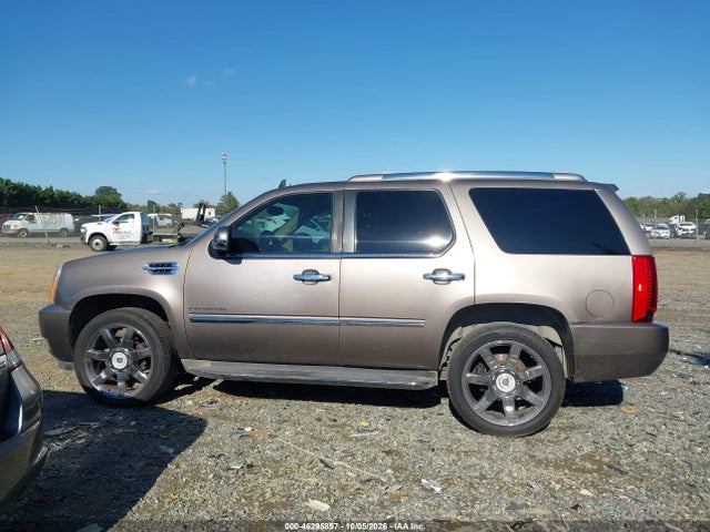 Продажа на аукционе авто 2011 Cadillac Escalade Standard, vin: 1GYS3AEF2BR396539, номер лота: 46295857