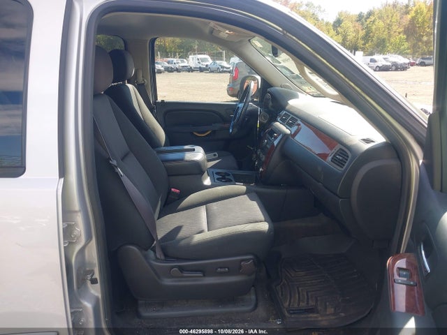 2014 Chevrolet Suburban 1500 Ls მანქანა იყიდება აუქციონზე, vin: 1GNSKHE70ER174233, აუქციონის ნომერი: 46295898