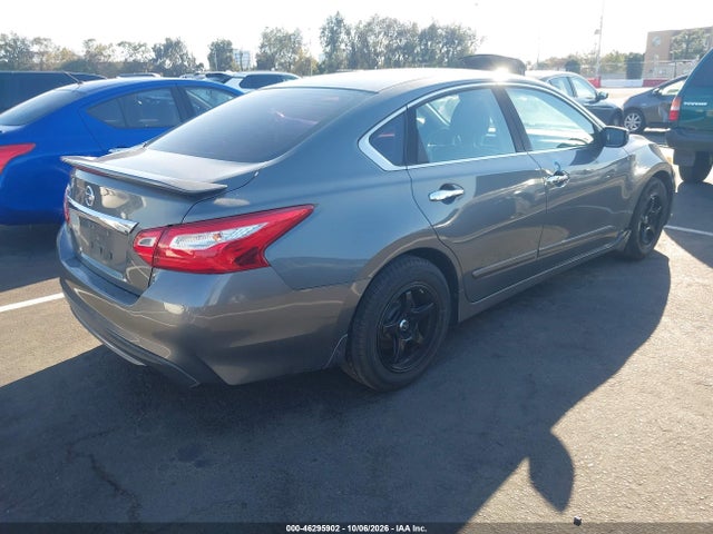 Продажа на аукционе авто 2017 Nissan Altima 2.5 S, vin: 1N4AL3AP3HN318028, номер лота: 46295902