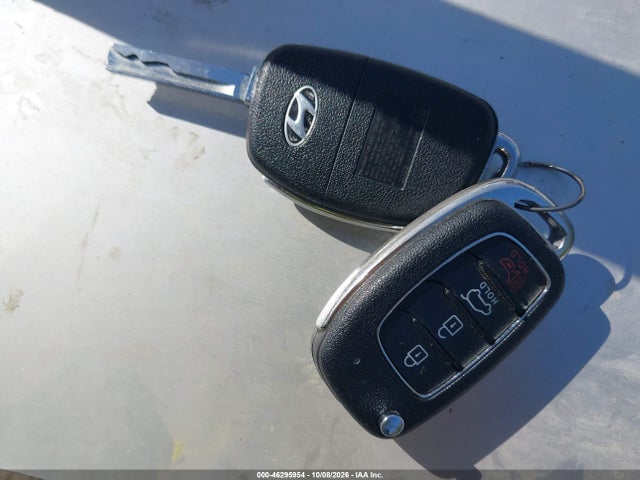 Продаж на аукціоні авто 2017 Hyundai Santa Fe Sport 2.4l, vin: 5XYZTDLB7HG398381, номер лоту: 46295954
