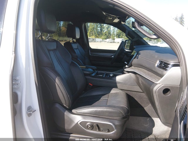 Продажа на аукционе авто 2024 Jeep Wagoneer L Series Ii 4x4, vin: 1C4SJSBP7RS181658, номер лота: 46296195