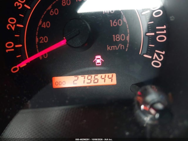 46296291 :رقم المزاد ، 5TDZY5G1XBS037522 vin ، 2011 Toyota Sequoia Sr5 5.7l V8 مزاد بيع
