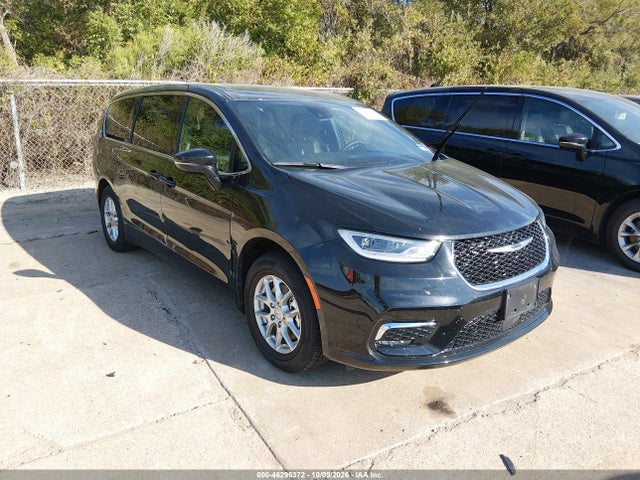 Auction sale of the 2026 Chrysler Pacifica Select, vin: 2C4RC1BG5TR185235, lot number: 46296372