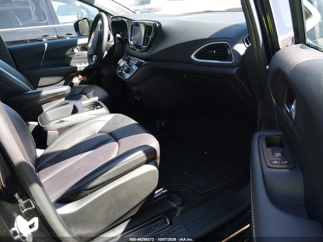 Auction sale of the 2026 Chrysler Pacifica Select, vin: 2C4RC1BG5TR185235, lot number: 46296372