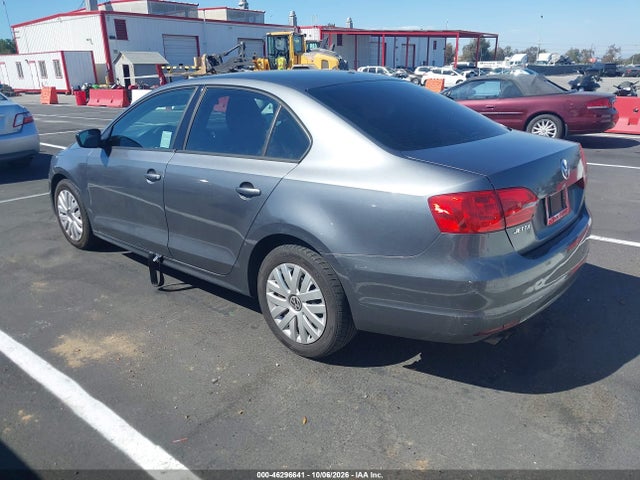 46296641 :رقم المزاد ، 3VW2K7AJ0BM382806 vin ، 2011 Volkswagen Jetta 2.0l S مزاد بيع