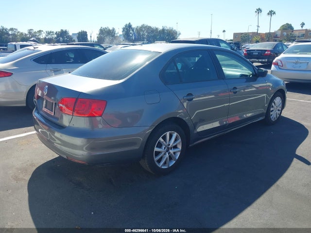 46296641 :رقم المزاد ، 3VW2K7AJ0BM382806 vin ، 2011 Volkswagen Jetta 2.0l S مزاد بيع