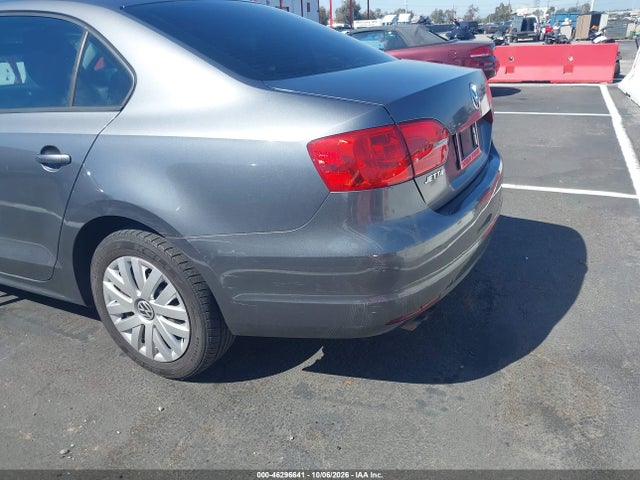 46296641 :رقم المزاد ، 3VW2K7AJ0BM382806 vin ، 2011 Volkswagen Jetta 2.0l S مزاد بيع