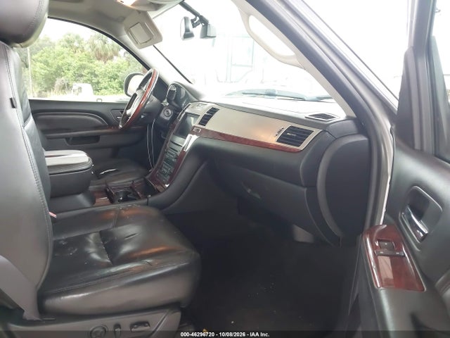 Продаж на аукціоні авто 2011 Cadillac Escalade Esv Premium, vin: 1GYS3JEFXBR221861, номер лоту: 46296720