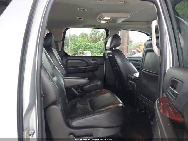 Продаж на аукціоні авто 2011 Cadillac Escalade Esv Premium, vin: 1GYS3JEFXBR221861, номер лоту: 46296720