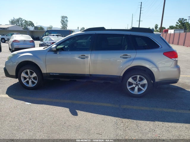 Subaru Outback 2.5i Premium 2014 4S4BRCDC5E3253482 Image 14