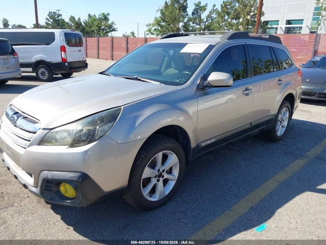 Subaru Outback 2.5i Premium 2014 4S4BRCDC5E3253482 Image 2