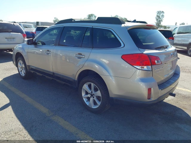 Subaru Outback 2.5i Premium 2014 4S4BRCDC5E3253482 Image 3