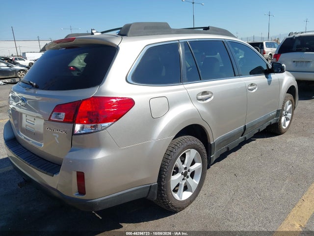 Subaru Outback 2.5i Premium 2014 4S4BRCDC5E3253482 Image 4