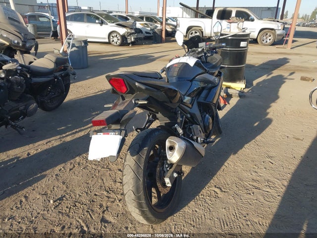 Suzuki GSX250R 2018 LC6DN11A8J1101956 Image 4