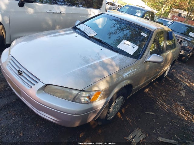 46296870 :رقم المزاد ، JT2BG22K1W0141286 vin ، 1998 Toyota Camry Le مزاد بيع