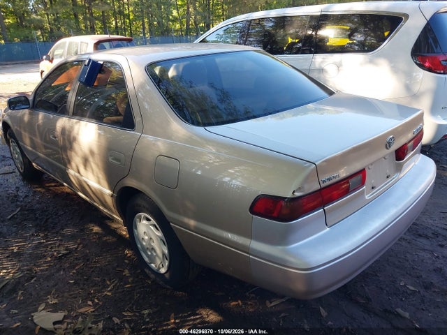 46296870 :رقم المزاد ، JT2BG22K1W0141286 vin ، 1998 Toyota Camry Le مزاد بيع
