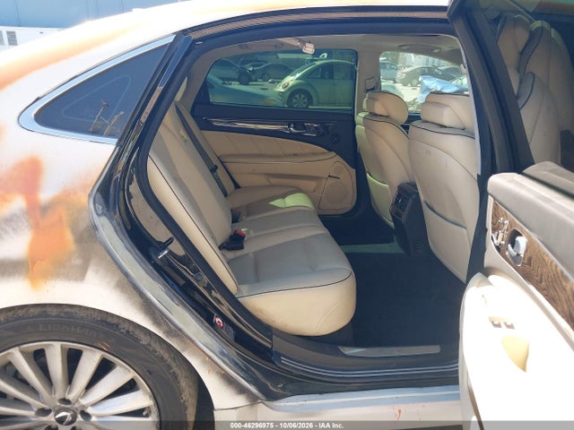 2015 Hyundai Equus Signature მანქანა იყიდება აუქციონზე, vin: KMHGH4JH0FU098561, აუქციონის ნომერი: 46296975