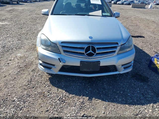 Продаж на аукціоні авто 2013 Mercedes-benz C 300 Luxury 4matic/sport 4matic, vin: WDDGF8AB6DG123185, номер лоту: 46297047