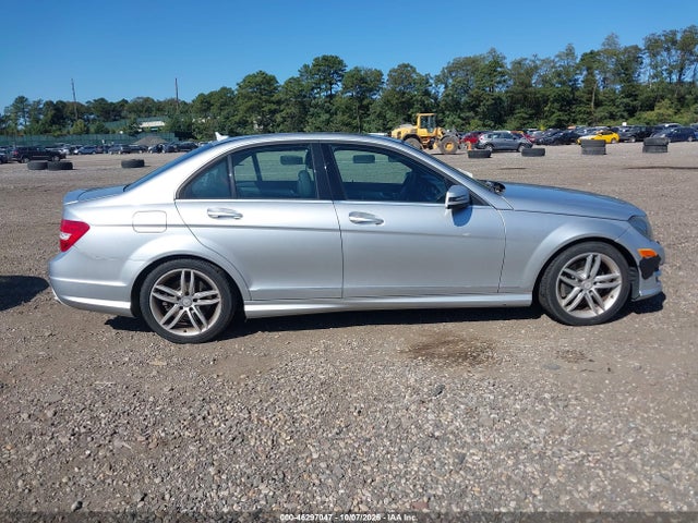 Продаж на аукціоні авто 2013 Mercedes-benz C 300 Luxury 4matic/sport 4matic, vin: WDDGF8AB6DG123185, номер лоту: 46297047