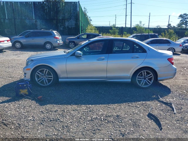 Продаж на аукціоні авто 2013 Mercedes-benz C 300 Luxury 4matic/sport 4matic, vin: WDDGF8AB6DG123185, номер лоту: 46297047