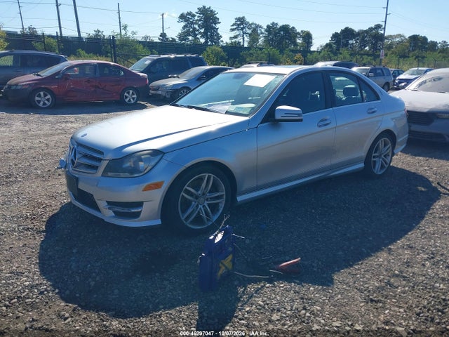 Продаж на аукціоні авто 2013 Mercedes-benz C 300 Luxury 4matic/sport 4matic, vin: WDDGF8AB6DG123185, номер лоту: 46297047