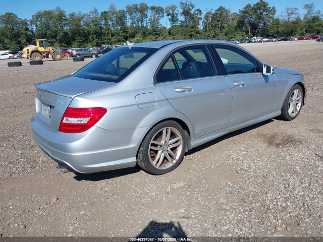 Продаж на аукціоні авто 2013 Mercedes-benz C 300 Luxury 4matic/sport 4matic, vin: WDDGF8AB6DG123185, номер лоту: 46297047