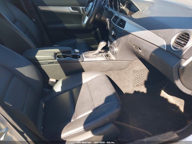 Продаж на аукціоні авто 2013 Mercedes-benz C 300 Luxury 4matic/sport 4matic, vin: WDDGF8AB6DG123185, номер лоту: 46297047