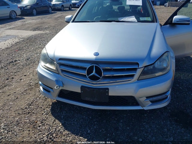 Продаж на аукціоні авто 2013 Mercedes-benz C 300 Luxury 4matic/sport 4matic, vin: WDDGF8AB6DG123185, номер лоту: 46297047