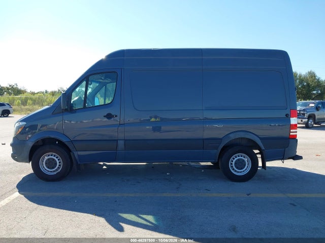 46297500 :رقم المزاد ، WD3PE7CDXJP639786 vin ، 2018 Mercedes-benz Sprinter 2500 Standard Roof V6 مزاد بيع