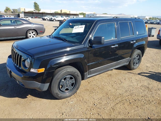 46297508 :رقم المزاد ، 1C4NJPBA1GD527937 vin ، 2016 Jeep Patriot Sport مزاد بيع