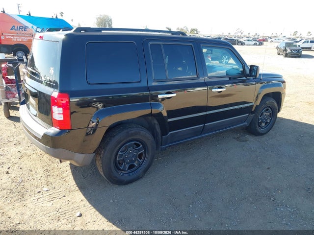 46297508 :رقم المزاد ، 1C4NJPBA1GD527937 vin ، 2016 Jeep Patriot Sport مزاد بيع