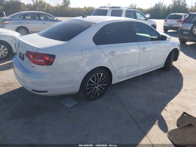 46297681 :رقم المزاد ، 3VWD17AJ5FM345686 vin ، 2015 Volkswagen Jetta 1.8t Sport مزاد بيع