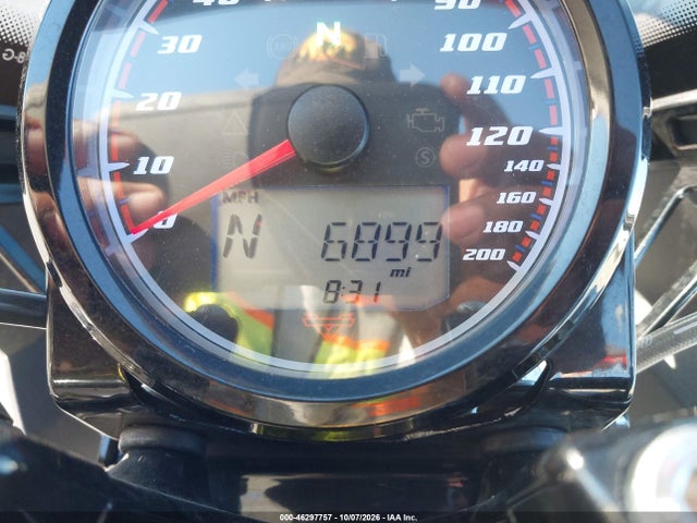 Victory Motorcycles Octane 2017 5VPFTB002H3002082 Image 7