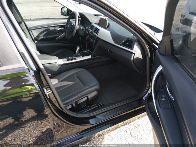 2016 Bmw 320i მანქანა იყიდება აუქციონზე, vin: WBA8A9C59GK617520, აუქციონის ნომერი: 46298293