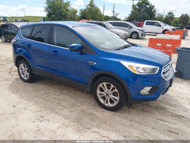 Продажа на аукционе авто 2017 Ford Escape Se, vin: 1FMCU0GD8HUC58695, номер лота: 46298381