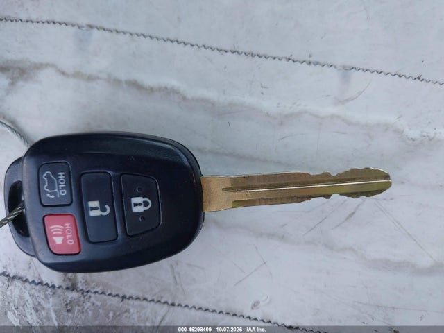 Toyota Rav4 Xle 2015 2T3WFREV1FW174875 Image 11