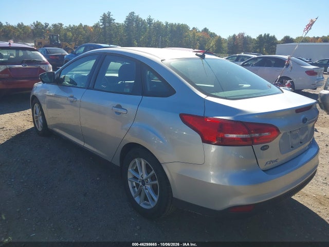 Ford FOCUS SE 2015 1FADP3F22FL204691 Image 3