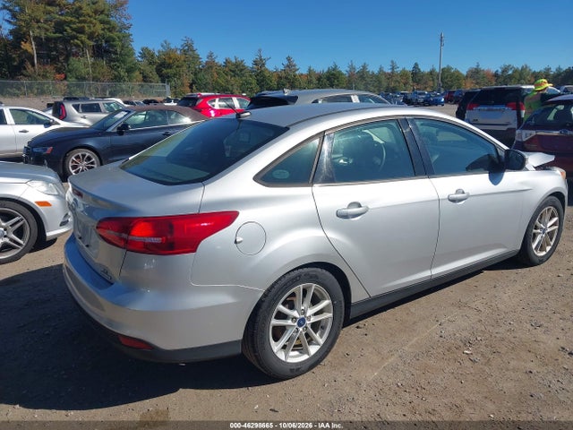 Ford FOCUS SE 2015 1FADP3F22FL204691 Image 4