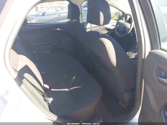Ford FOCUS SE 2015 1FADP3F22FL204691 Image 8