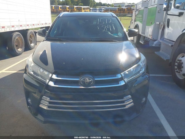 2017 Toyota Highlander Limited მანქანა იყიდება აუქციონზე, vin: 5TDDZRFH3HS482285, აუქციონის ნომერი: 46298760