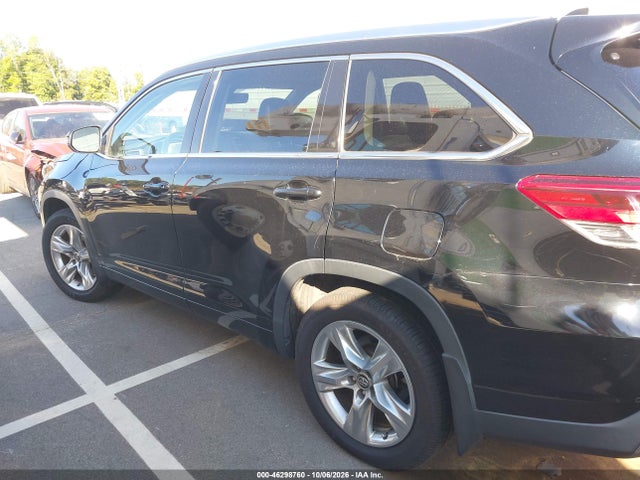 2017 Toyota Highlander Limited მანქანა იყიდება აუქციონზე, vin: 5TDDZRFH3HS482285, აუქციონის ნომერი: 46298760