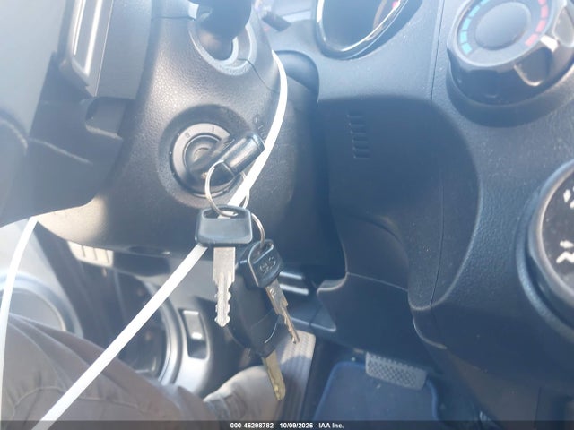 46298782 :رقم المزاد ، JHMGE8H50DC071023 vin ، 2013 Honda Fit Sport مزاد بيع