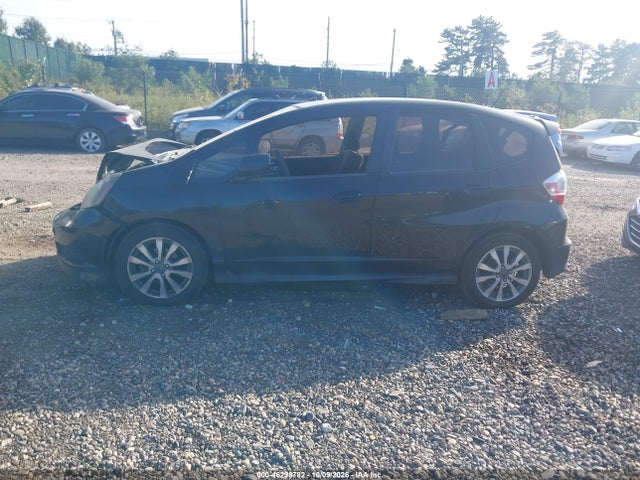 46298782 :رقم المزاد ، JHMGE8H50DC071023 vin ، 2013 Honda Fit Sport مزاد بيع